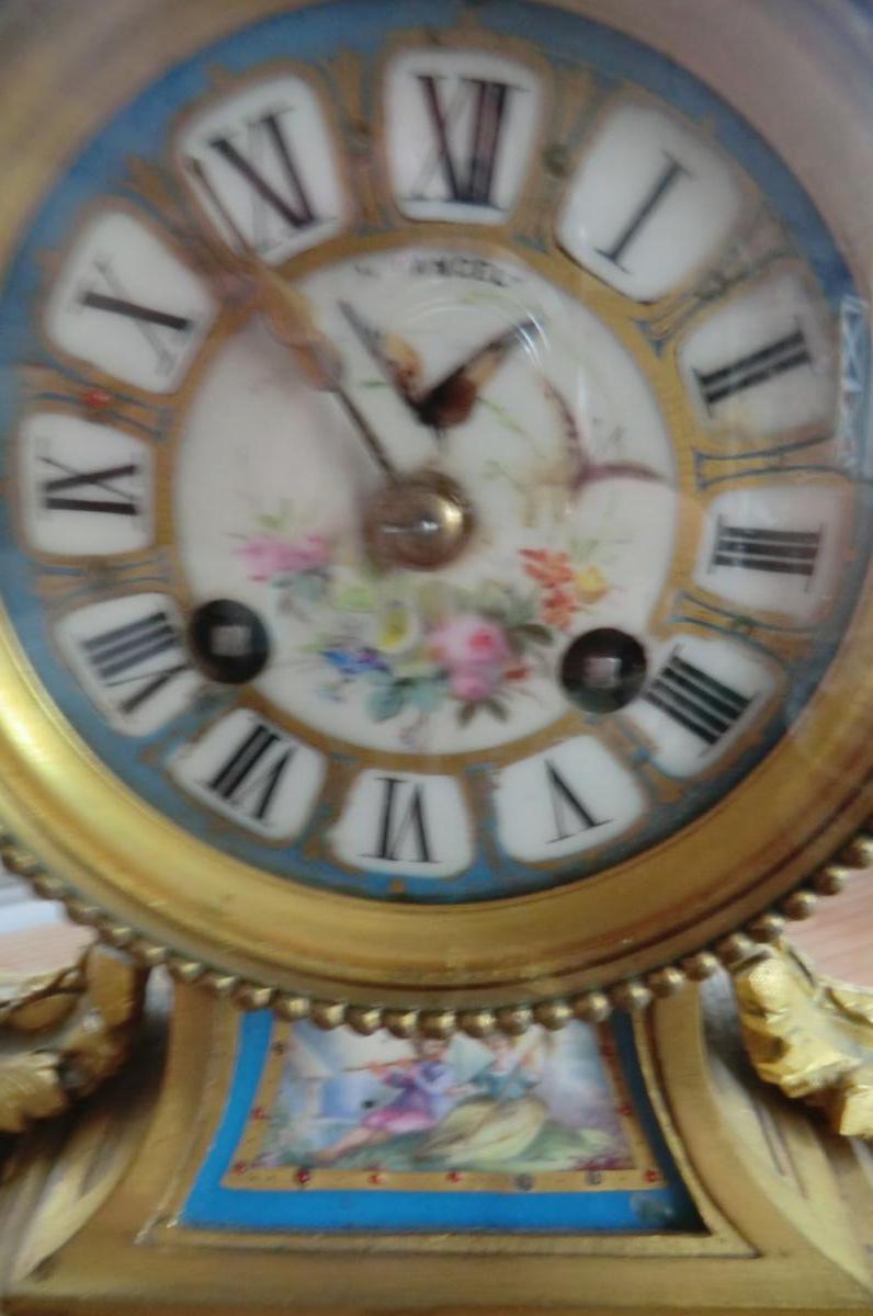 Pendulum Louis 16 Bronzes Dores And Porcelain Of Sevres-photo-3