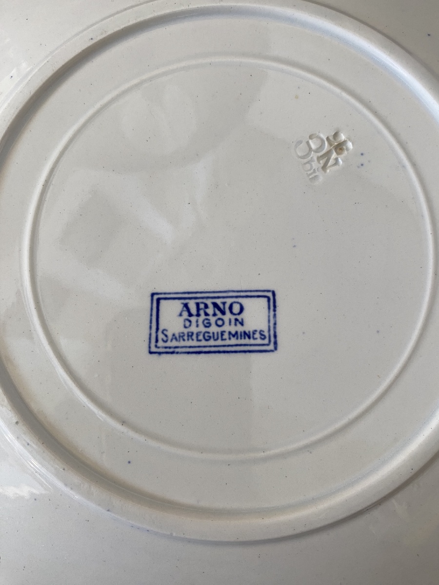 Digoin And Sarreguemines Earthenware Dinnerware Set, Arno Model-photo-1