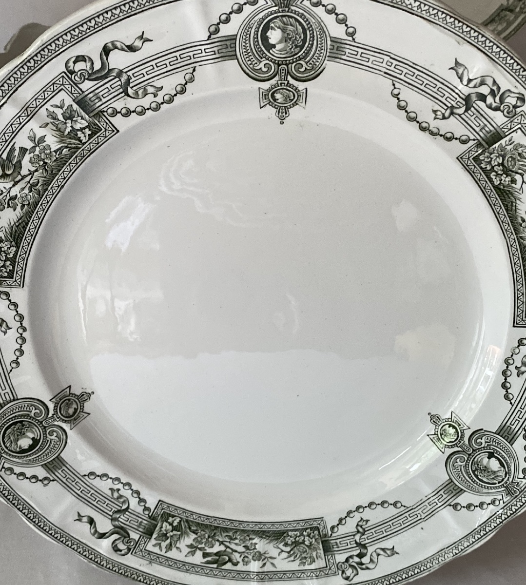Earthenware Dinner Service, Iron-glazed, Saint Amand, 19th-century "medallion" Model-photo-7
