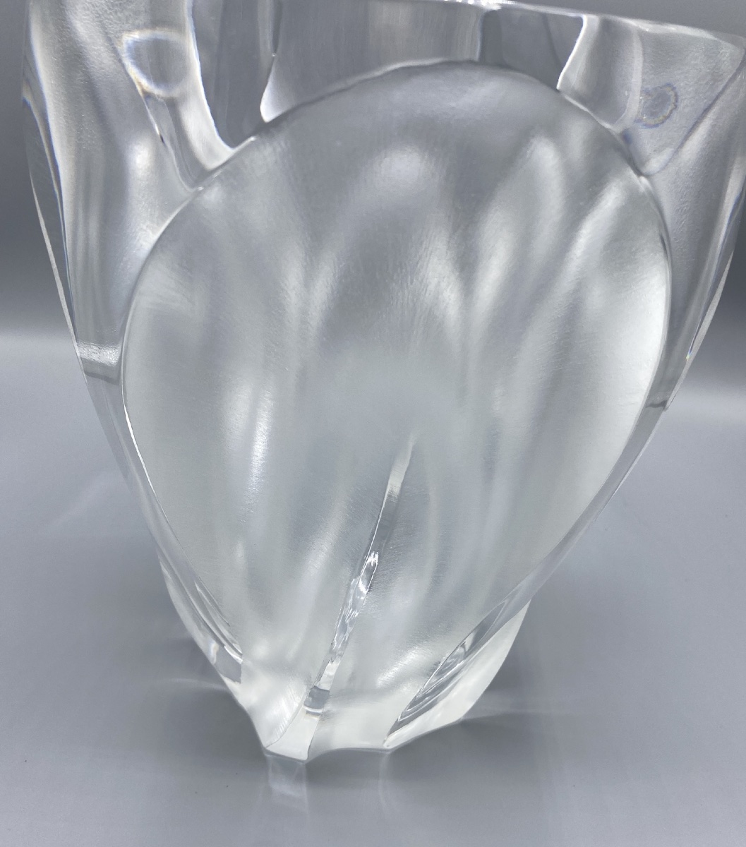 Vase en cristal satiné, Marc LALIQUE, modèle "Ingrid"-photo-3