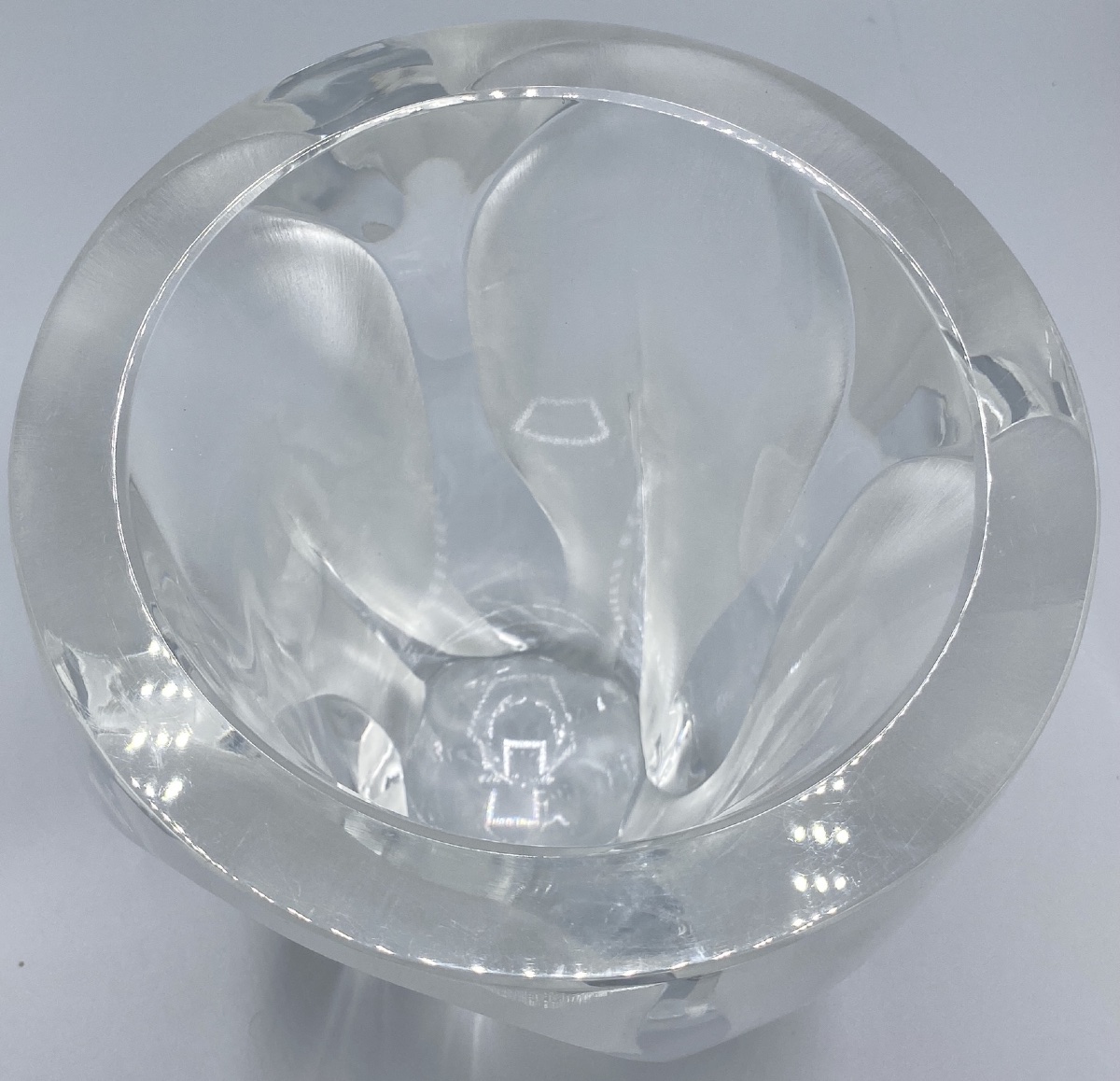 Vase en cristal satiné, Marc LALIQUE, modèle "Ingrid"-photo-6