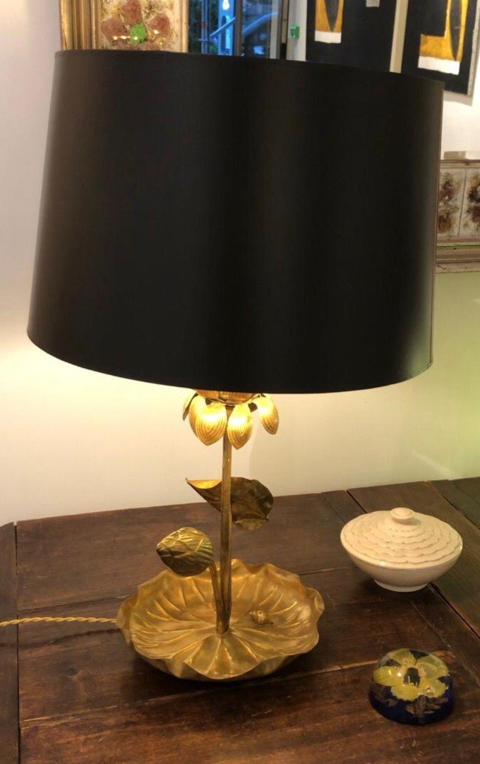 Rare Lampe Nénuphar Art Nouveau. Pied En Métal Doré. Abat-jour Noir Et Or