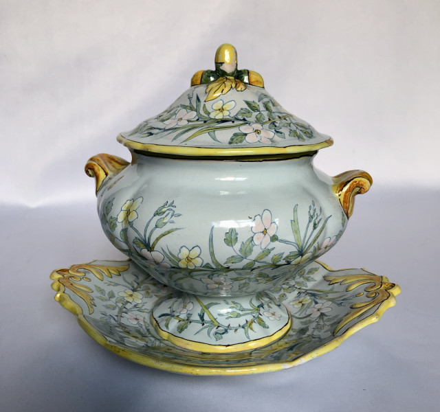 Bouillon With Botanical Decoration From The Porquier-beau Factory In Quimper - Brittany