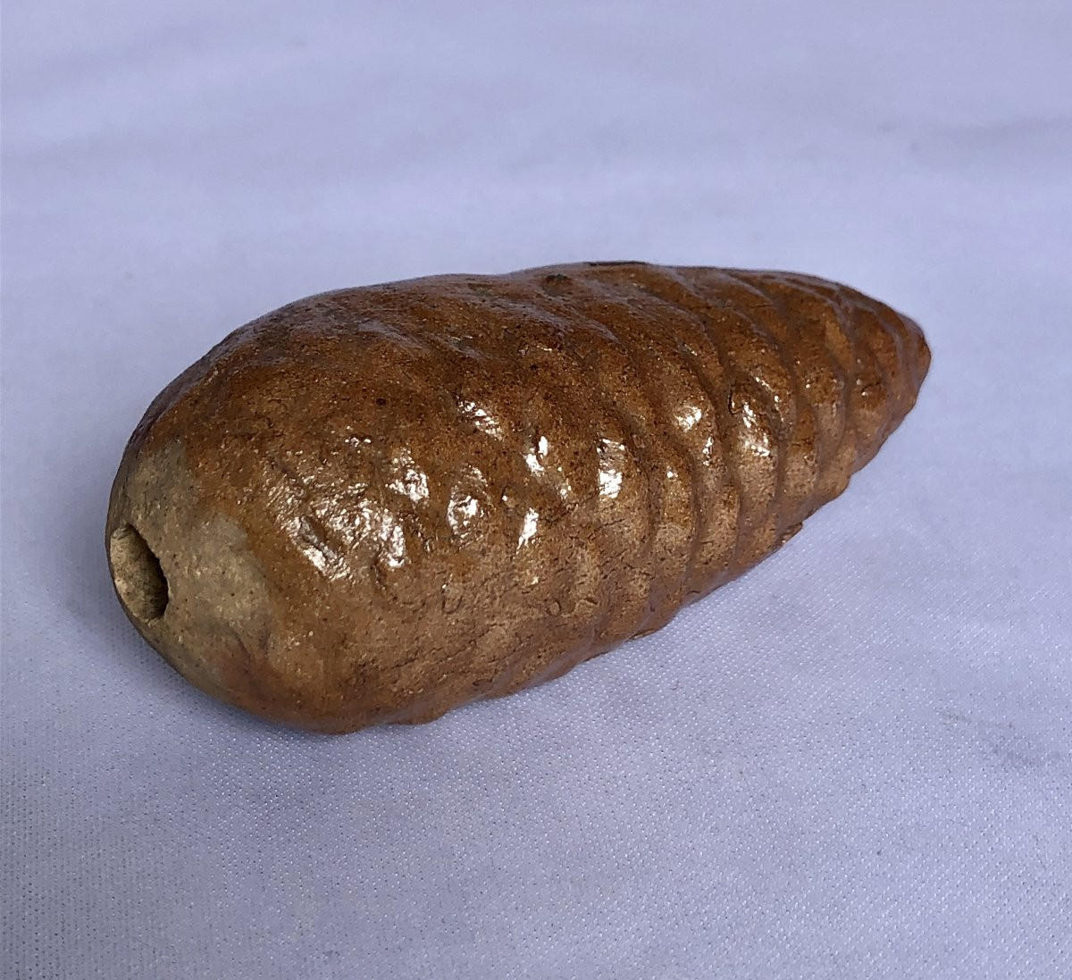 Secouette en forme de pomme de pin - Manufacture HB Grande maison - Bretagne -photo-3