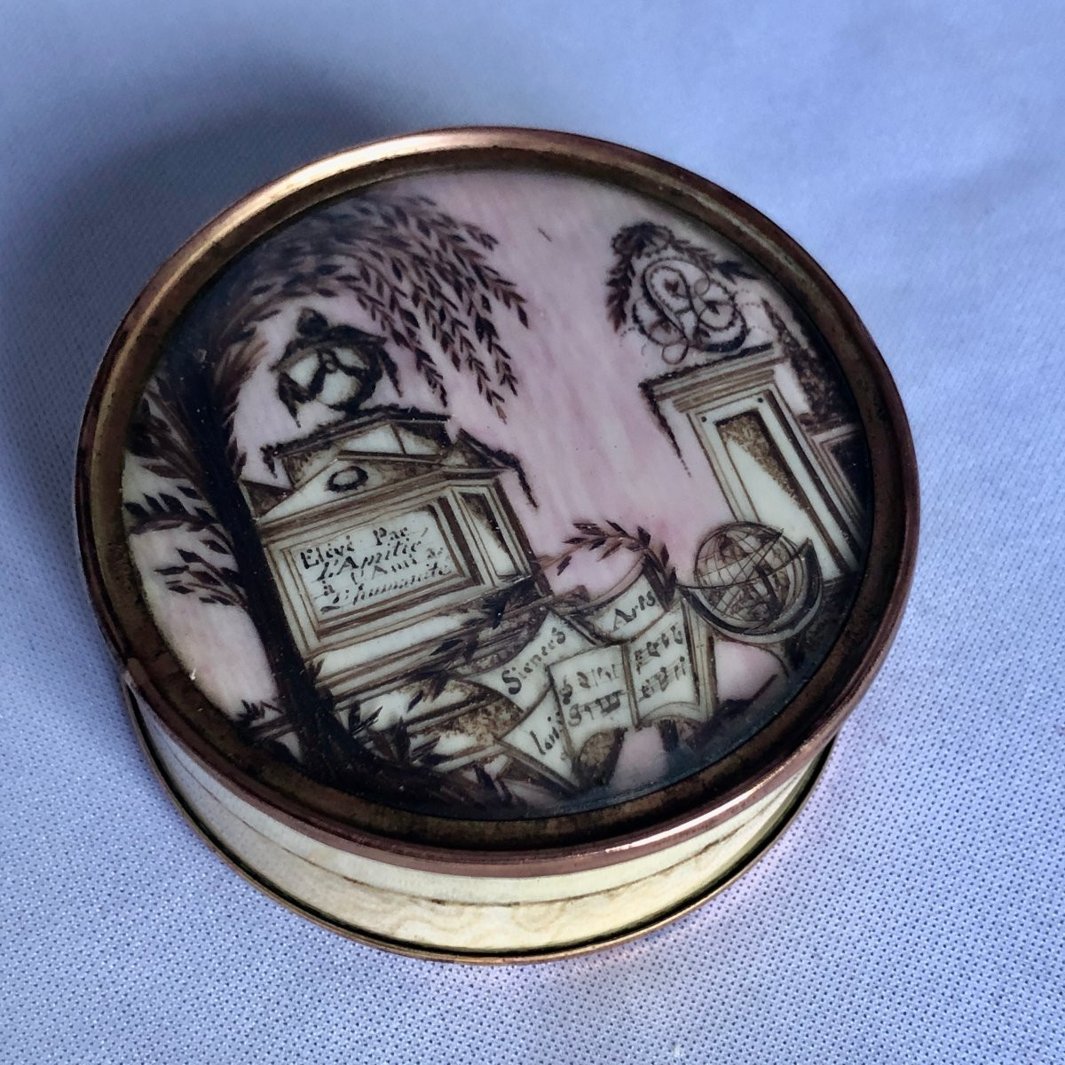 Fly Box Decorated With Hair -photo-4