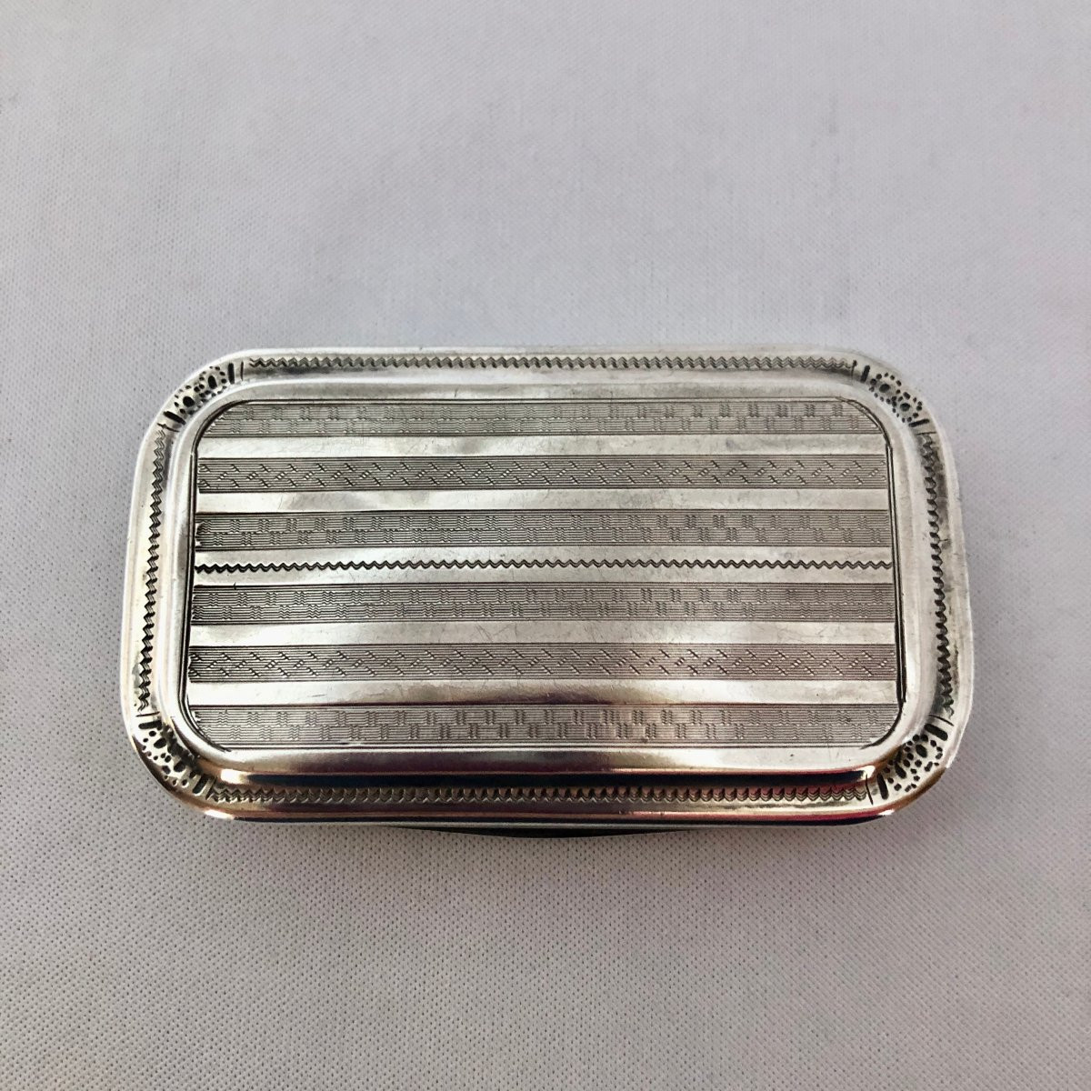 Boîte à priser rectangulaire -  CURIOSITÉ-photo-3