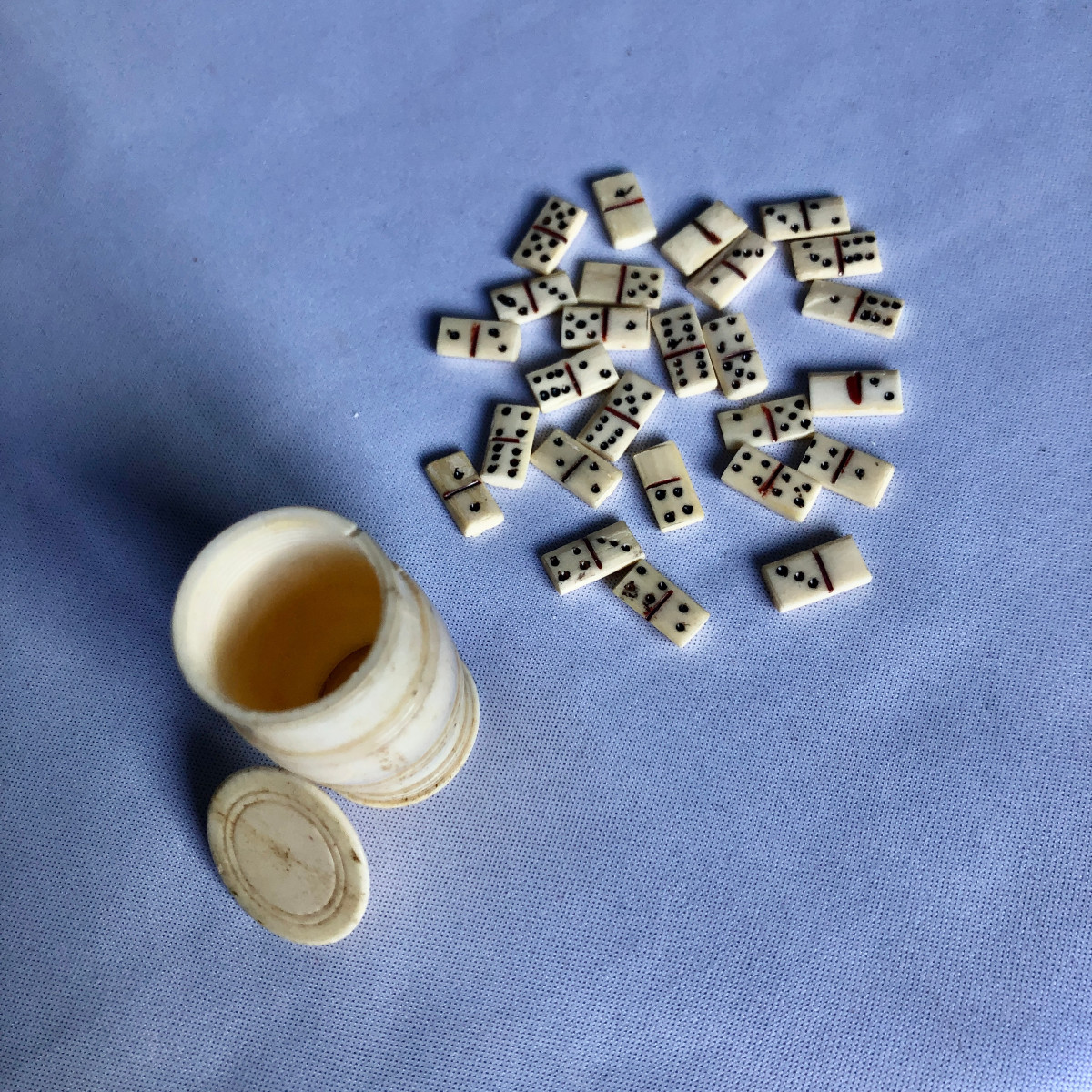 Domino de voyage - Curiosité 