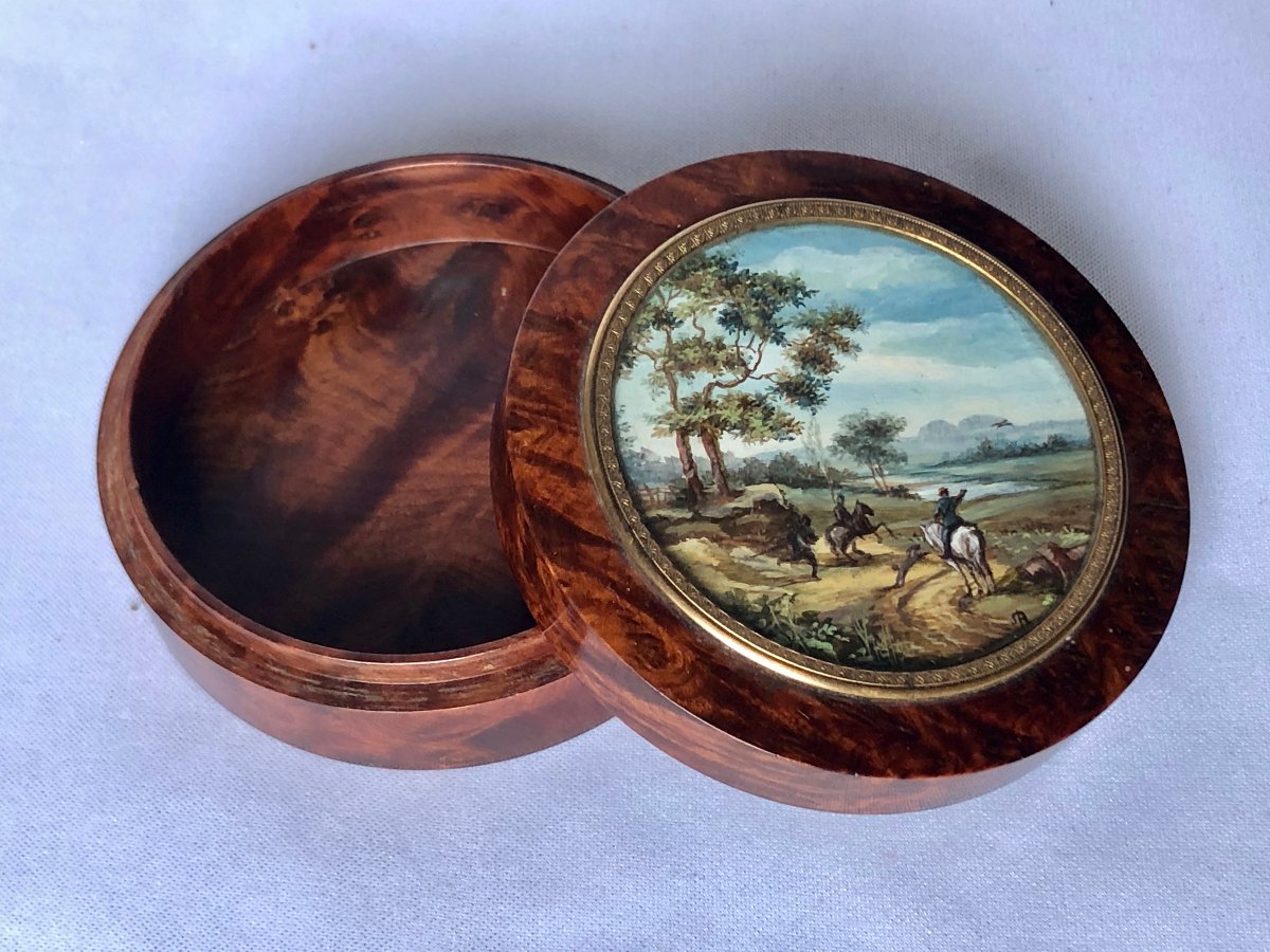 Boîte décorée d’une scène de chasse-photo-1