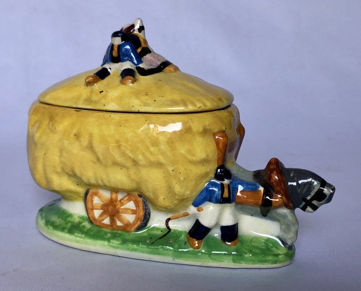 Moutardier en forme de charrette à foin par Charles Maillard - Henriot Quimper - Bretagne