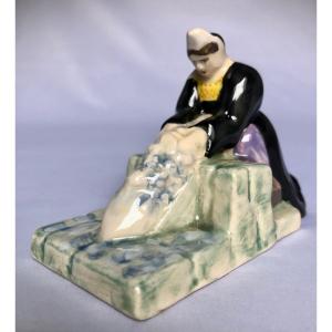The Washerwoman - Renaud Georges - Manufacture Hb Grande Maison - Brittany 