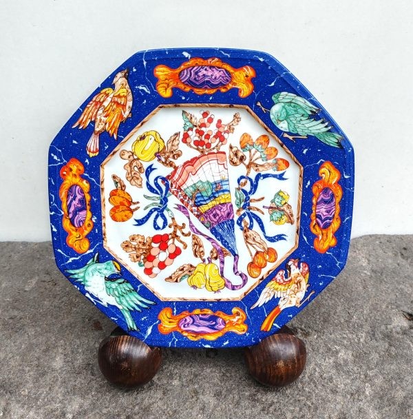 Assiette  HERMES Vintage en porcelaine fine « Marqueterie de Pierres d’Orient et d’Occident »  