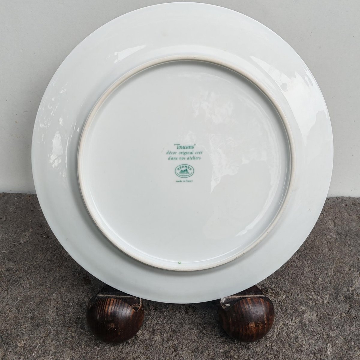 Plat rond, assiette de présentation, porcelaine fine Hermès, modèle  Toucans Limoges-photo-3