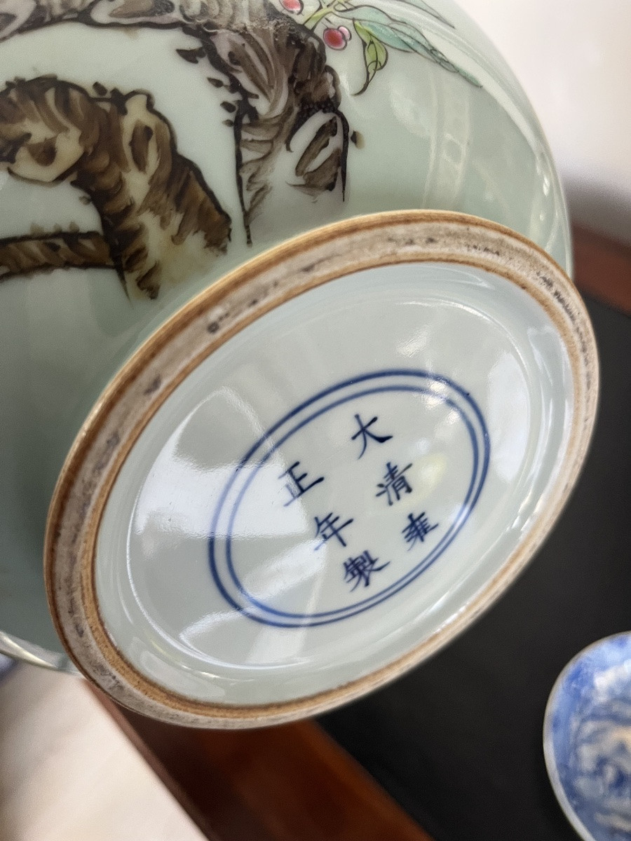 Vase Chine xx ieme porcelaine  forme Gu très belle qualité avec décors raffiné des pêches de l.-photo-1