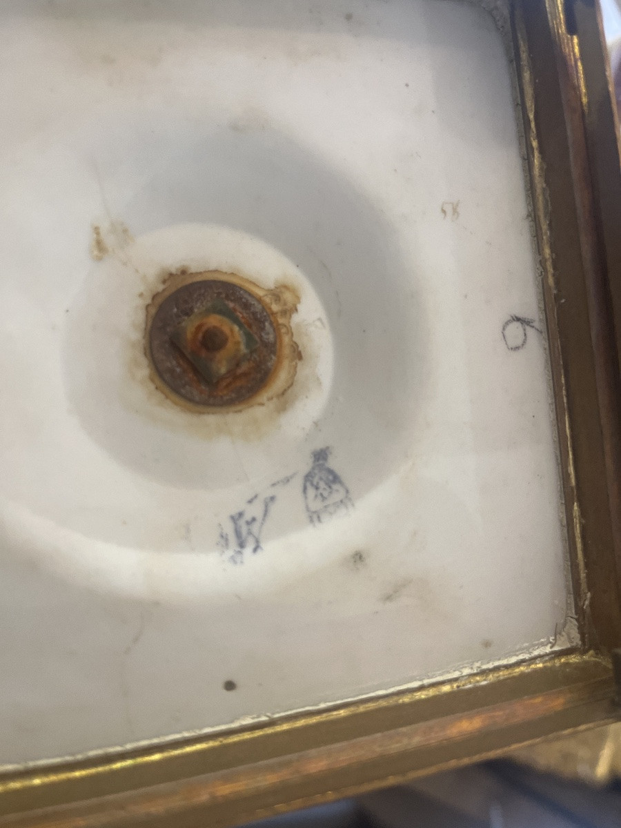 Paire de vase biscuit  19 ieme néoclassique en porcelaine blanche de style Louis 16 revival-photo-4