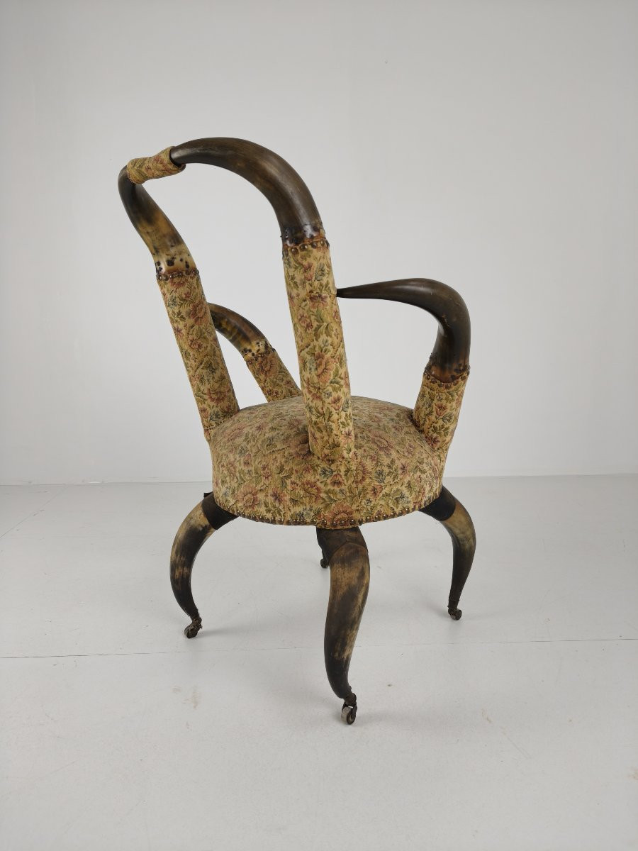 Fauteuil à cornes de taureau très décoratif du XIXe siècle (1870)-photo-1