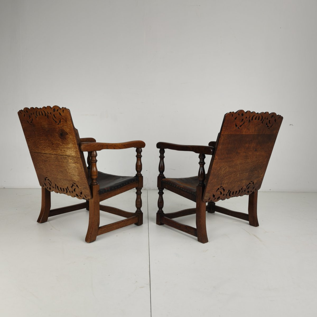 Pair Of Antique English Jacobean Monk's Armchairs And Tables, By F. Parker & Sons-photo-2