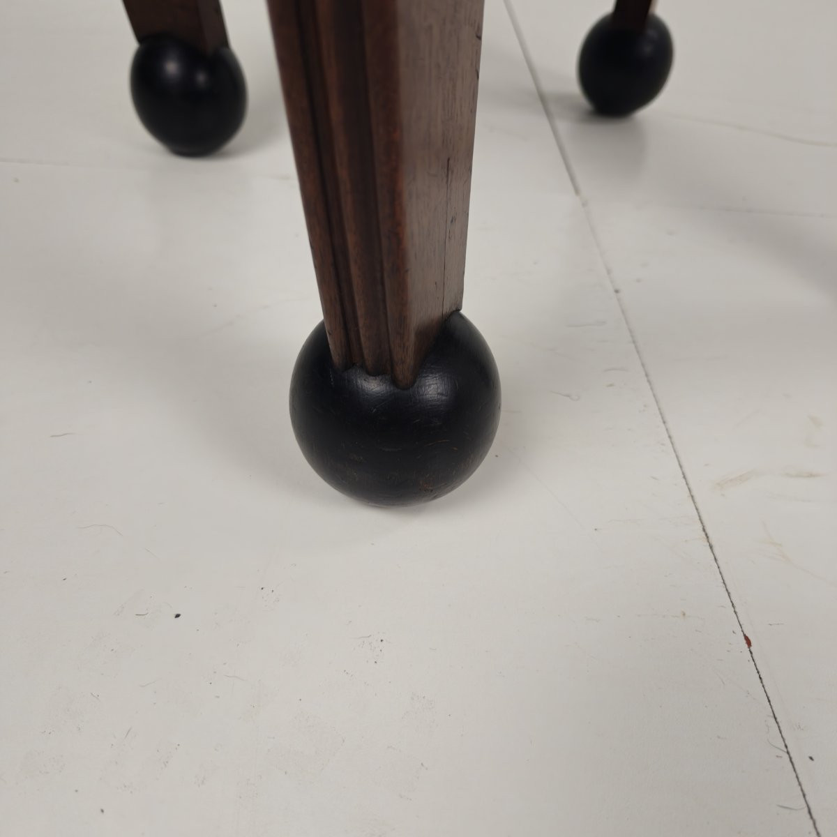 Table basse Art Déco en chêne – École d'Amsterdam, Pays-Bas, années 1930-photo-5