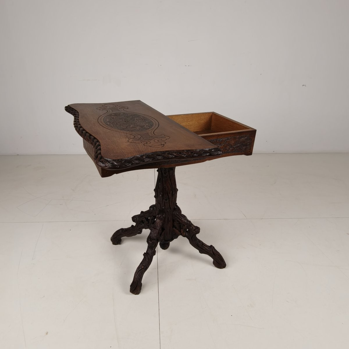 Table de jeu Forêt-Noire par Horrix – 1880-photo-4