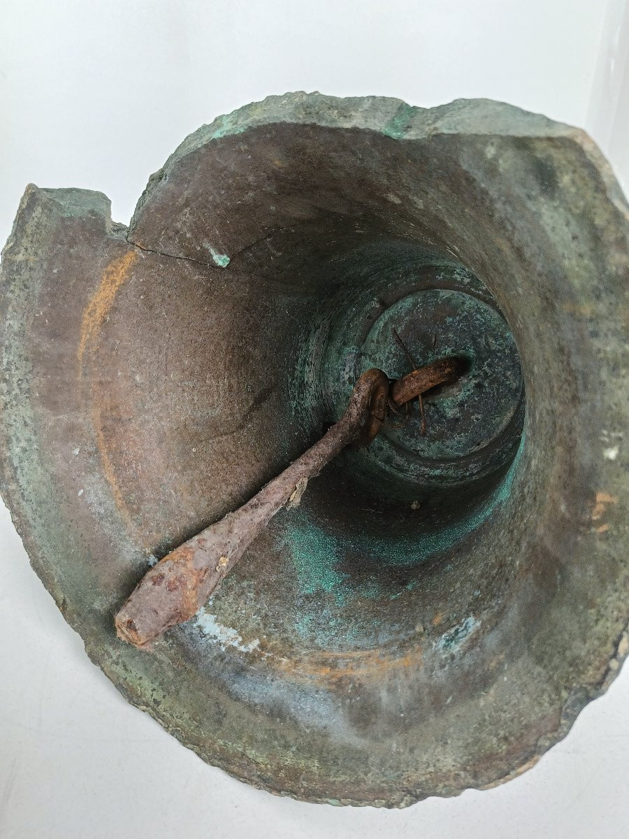 Antique Church Bell, Year 1679-photo-6