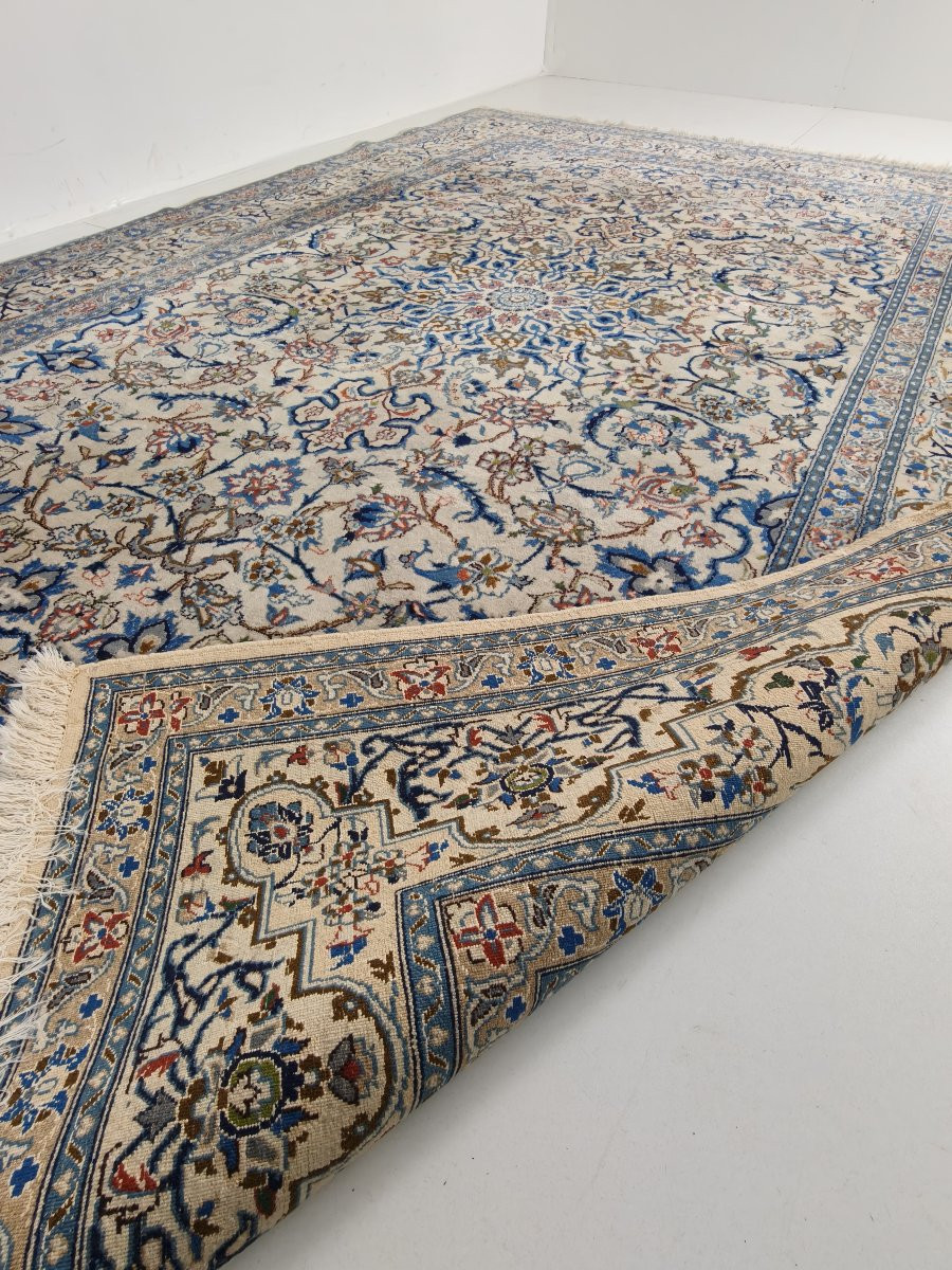 Hand-knotted Persian Nain Rug-photo-4