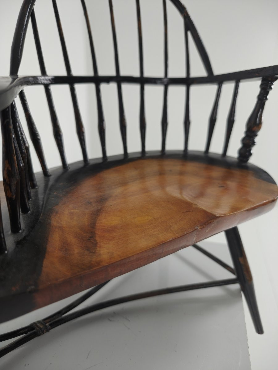 Early 20th Century Windsor Loveseat - Model-photo-4