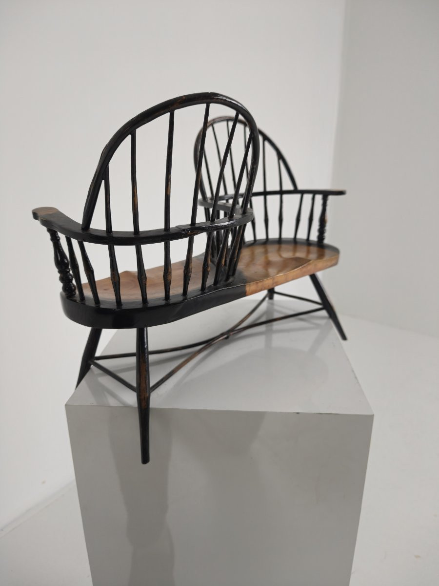 Early 20th Century Windsor Loveseat - Model-photo-6