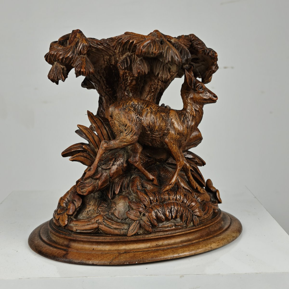 Hand-carved Deer Sculpture From The Black Forest, Dating From The 19th Century.-photo-3