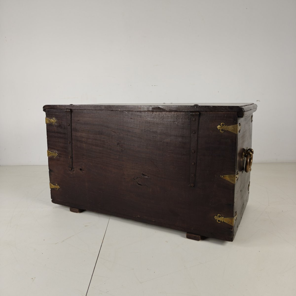 18th-century Dutch Colonial Chest From The Dutch East India Company-photo-7
