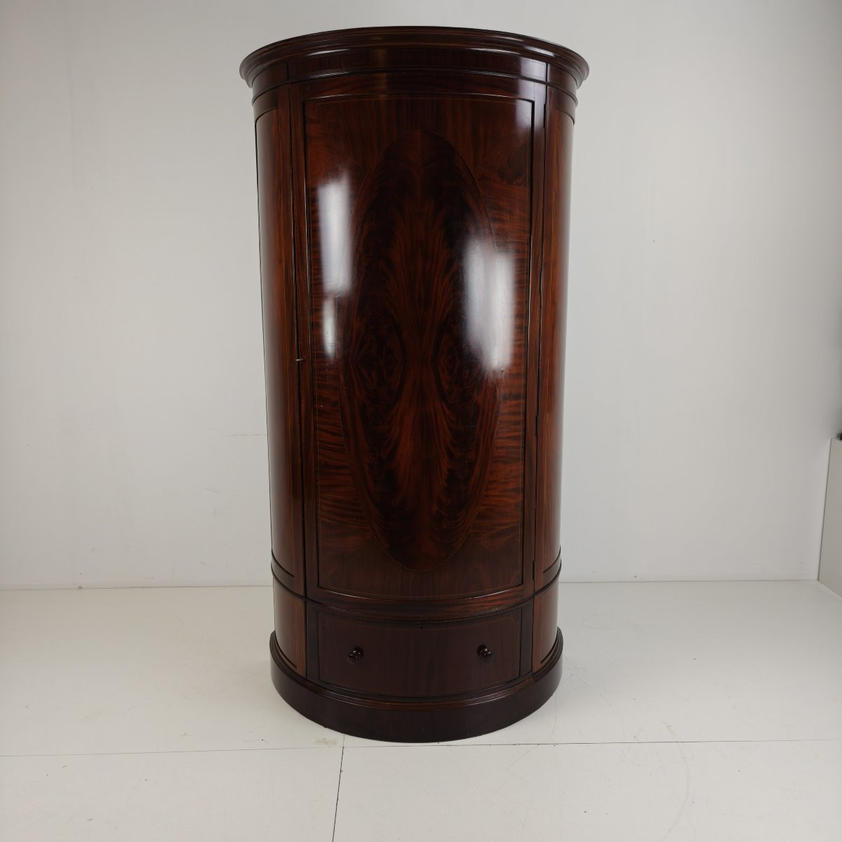 Edwardian Mahogany Curved-front Armoire By Maple & Co.-photo-2