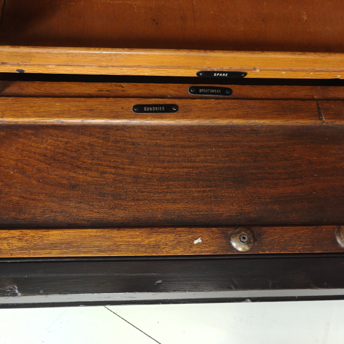 Armoire pour homme Compactom Ltd en acajou et chêne des années 1920-photo-7