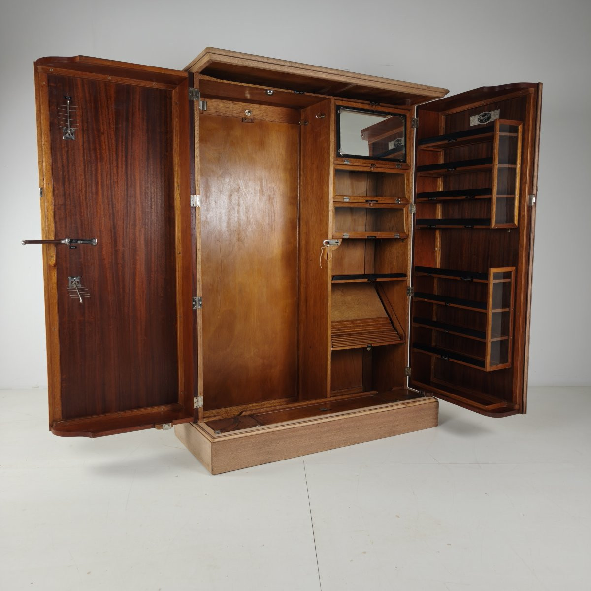 Armoire pour homme Compactom Ltd des années 1920, en chêne clair-photo-4