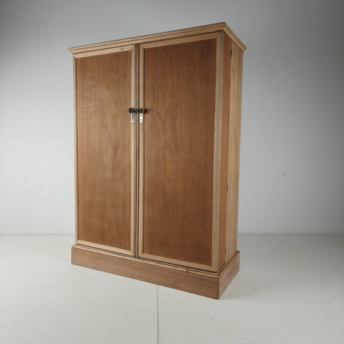 Armoire pour homme Compactom Ltd des années 1920, en chêne clair-photo-1