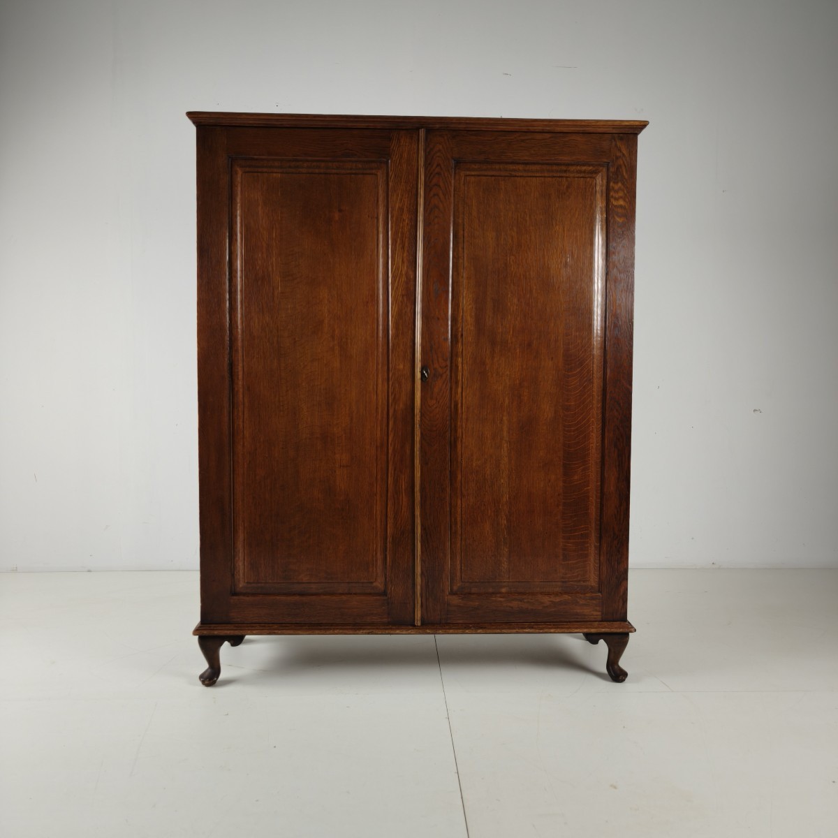 Armoire Art déco du début du XXe siècle par Innovation Ingenuities Ltd
