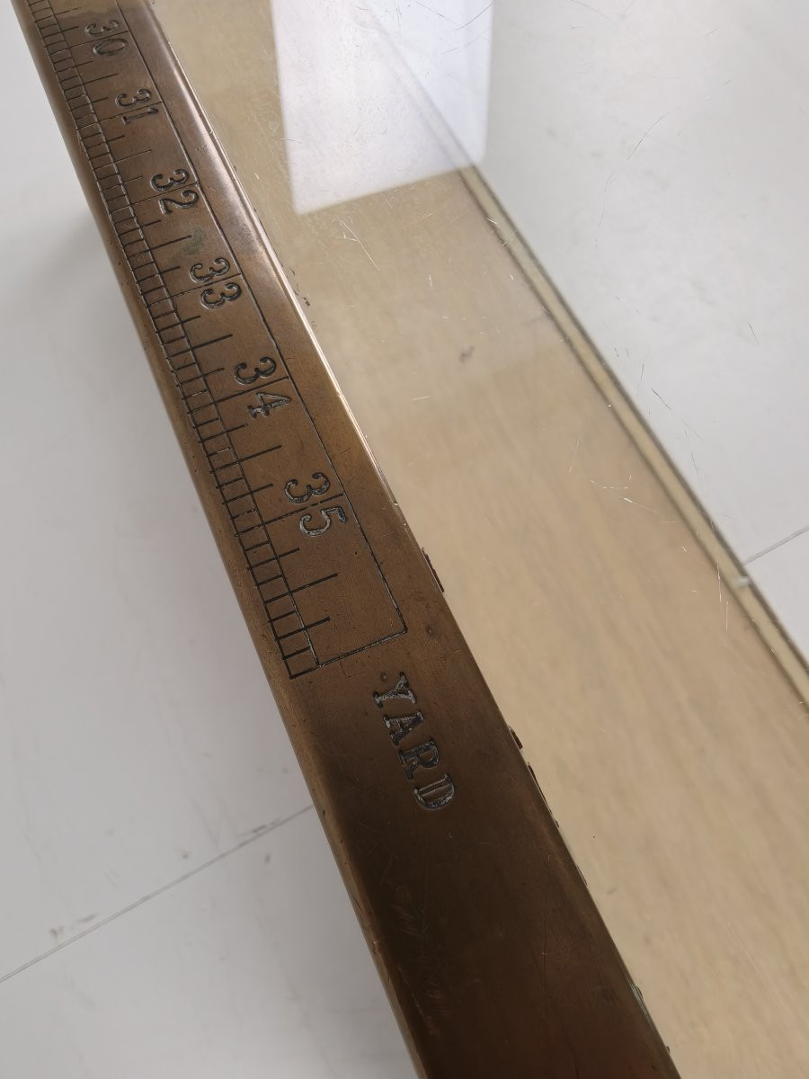 Antique English Brass Store Counter - Thin Model With Graduations In Yards-photo-3