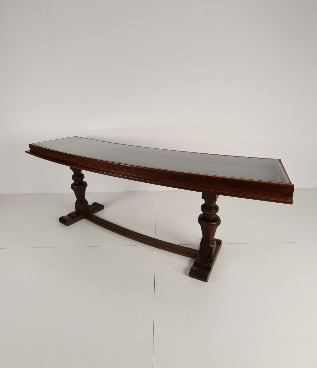 Vitrine de musée en chêne des années 1940-1950 – Modèle incurvé horizontal