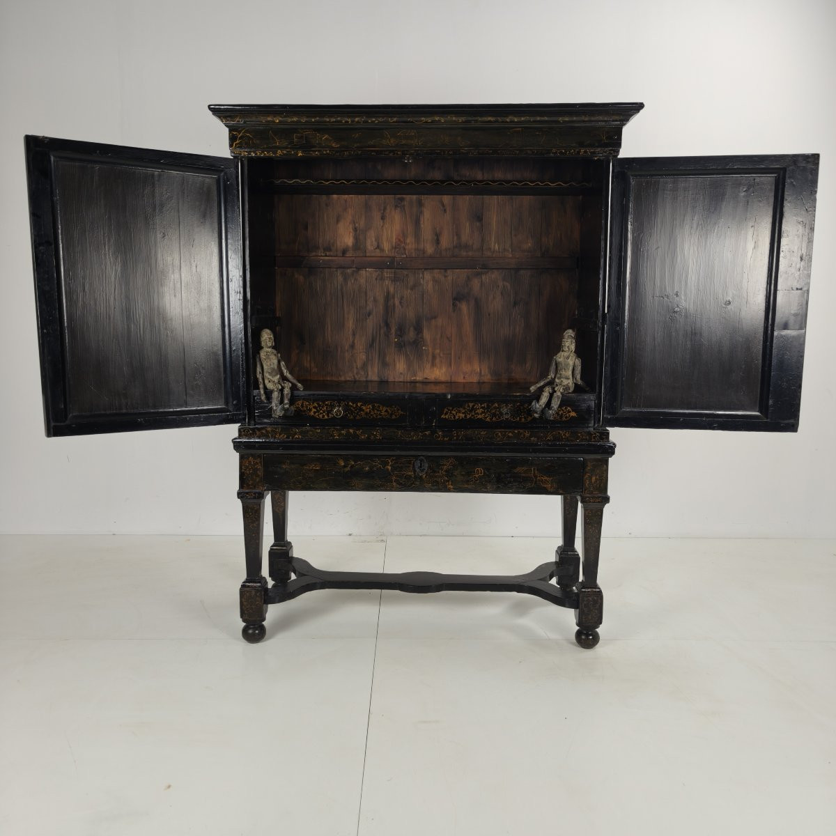 Cabinet chinoiserie hollandais laqué du début du XVIIIe siècle, vers 1700-photo-2