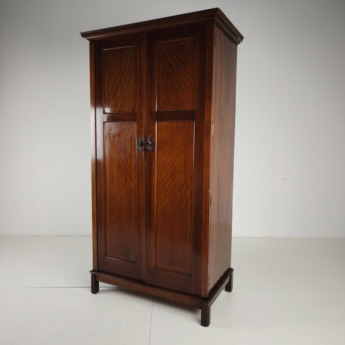 Garde-robe pour homme Maple & Co. du début du XXe siècle-photo-2