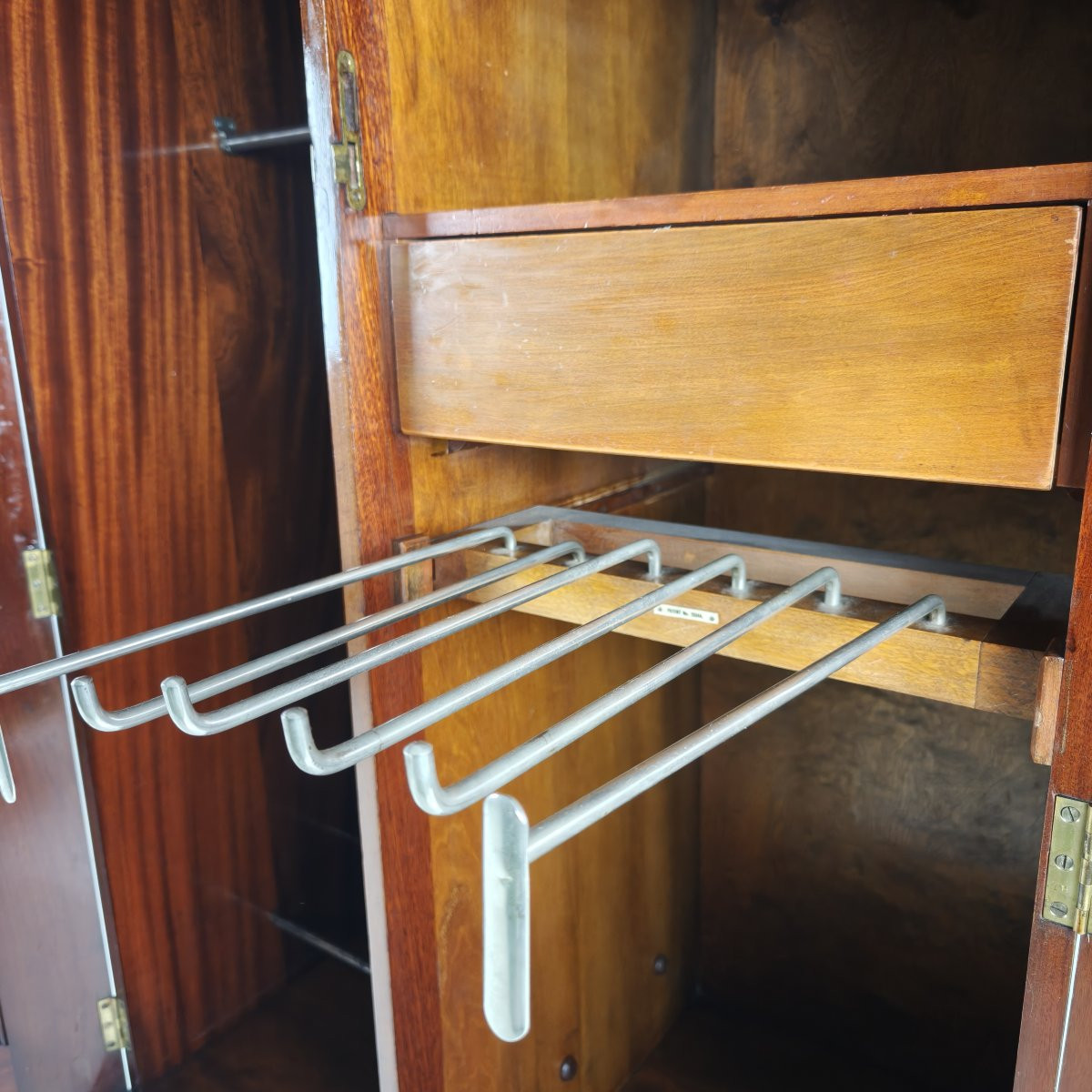 Garde-robe pour homme Maple & Co. du début du XXe siècle-photo-2