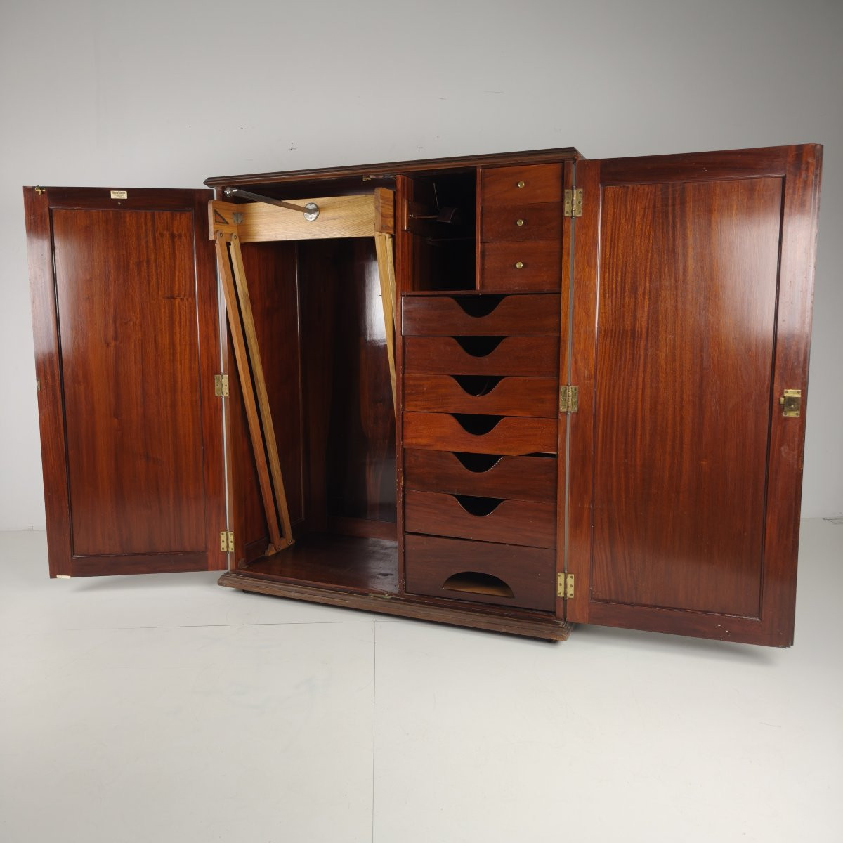 Early 20th Century Innovation Ingenuities Ltd. Gentleman’s Wardrobe-photo-3