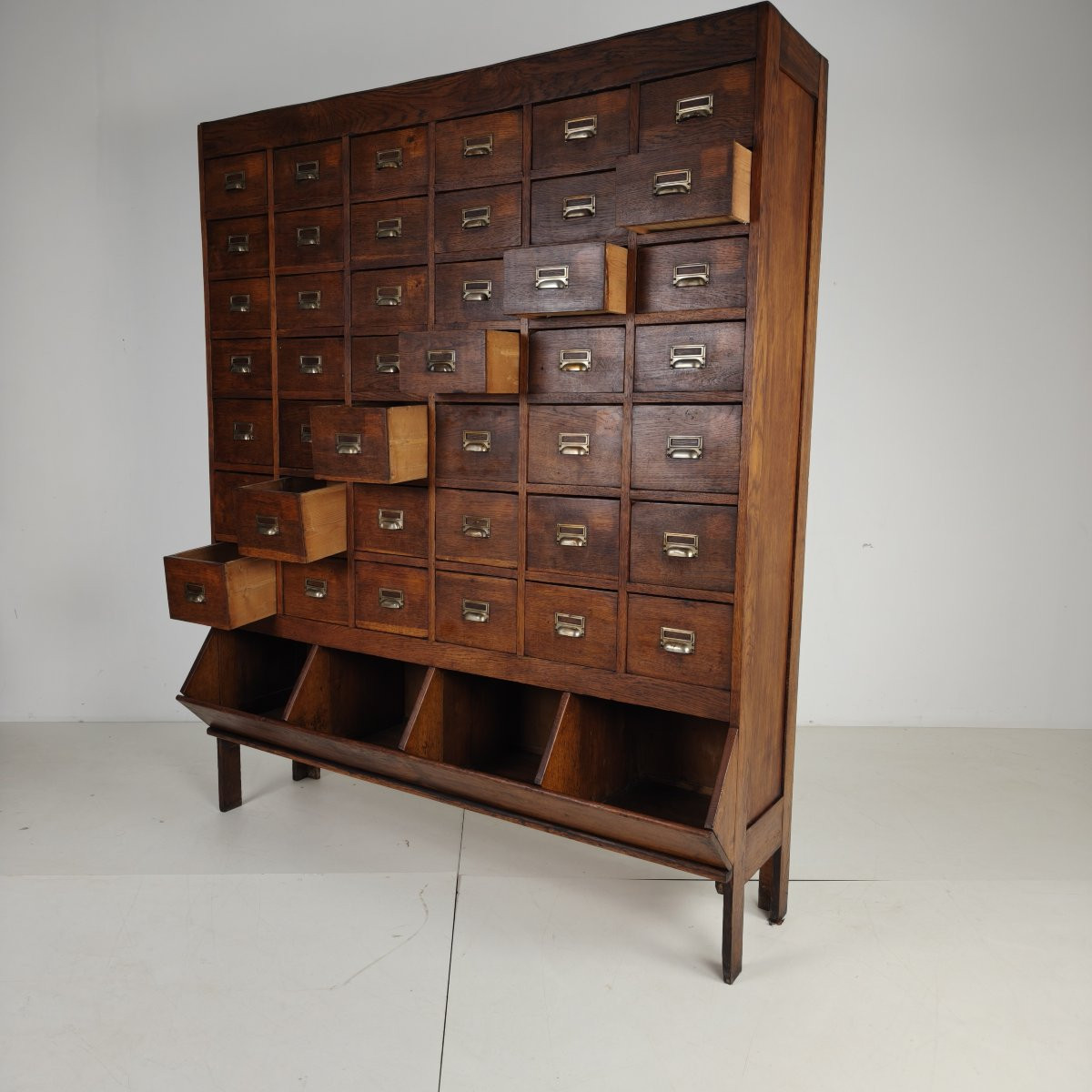 Early 20th Century Oak Apothecary Cabinet With 42 Drawers-photo-2
