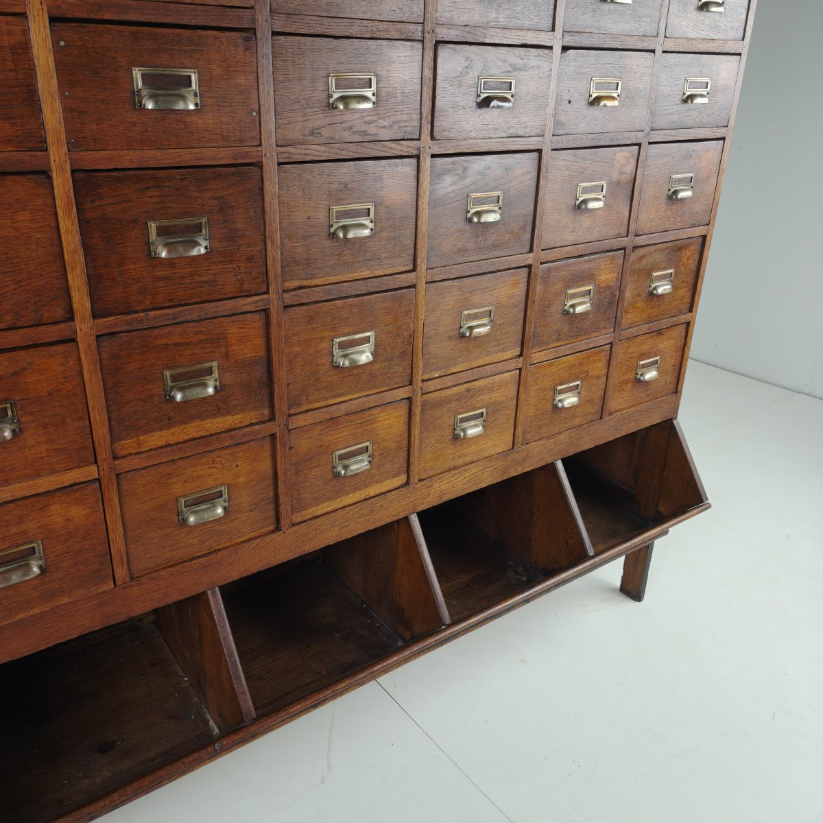 Early 20th Century Oak Apothecary Cabinet With 42 Drawers-photo-5