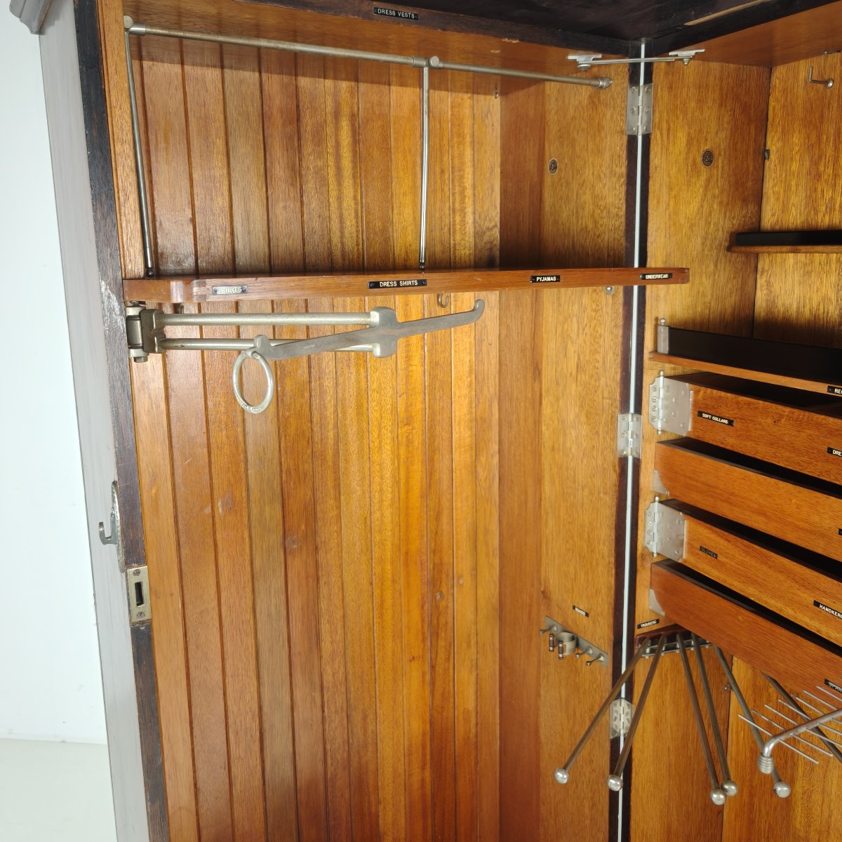 Armoire de gentleman Compactom c.1920 – Modèle ZA G227-photo-1