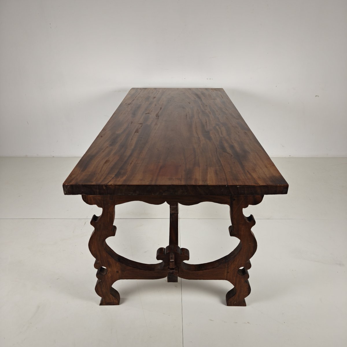 Table de salle à manger espagnole en bois massif – XXe siècle-photo-5