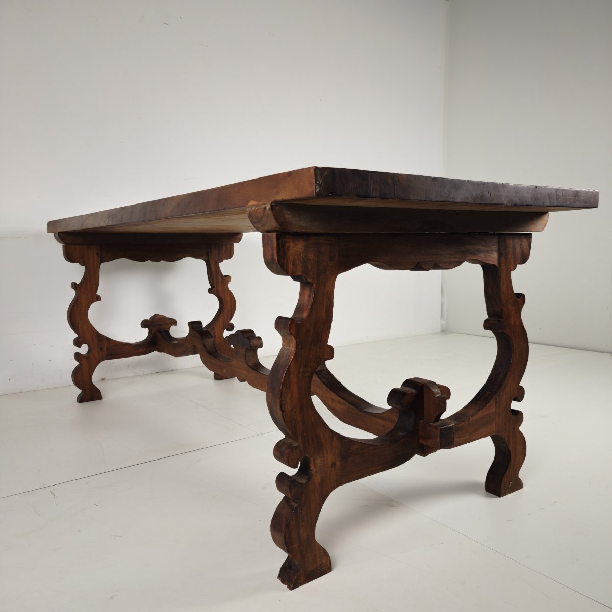 Table de salle à manger espagnole en bois massif – XXe siècle-photo-6