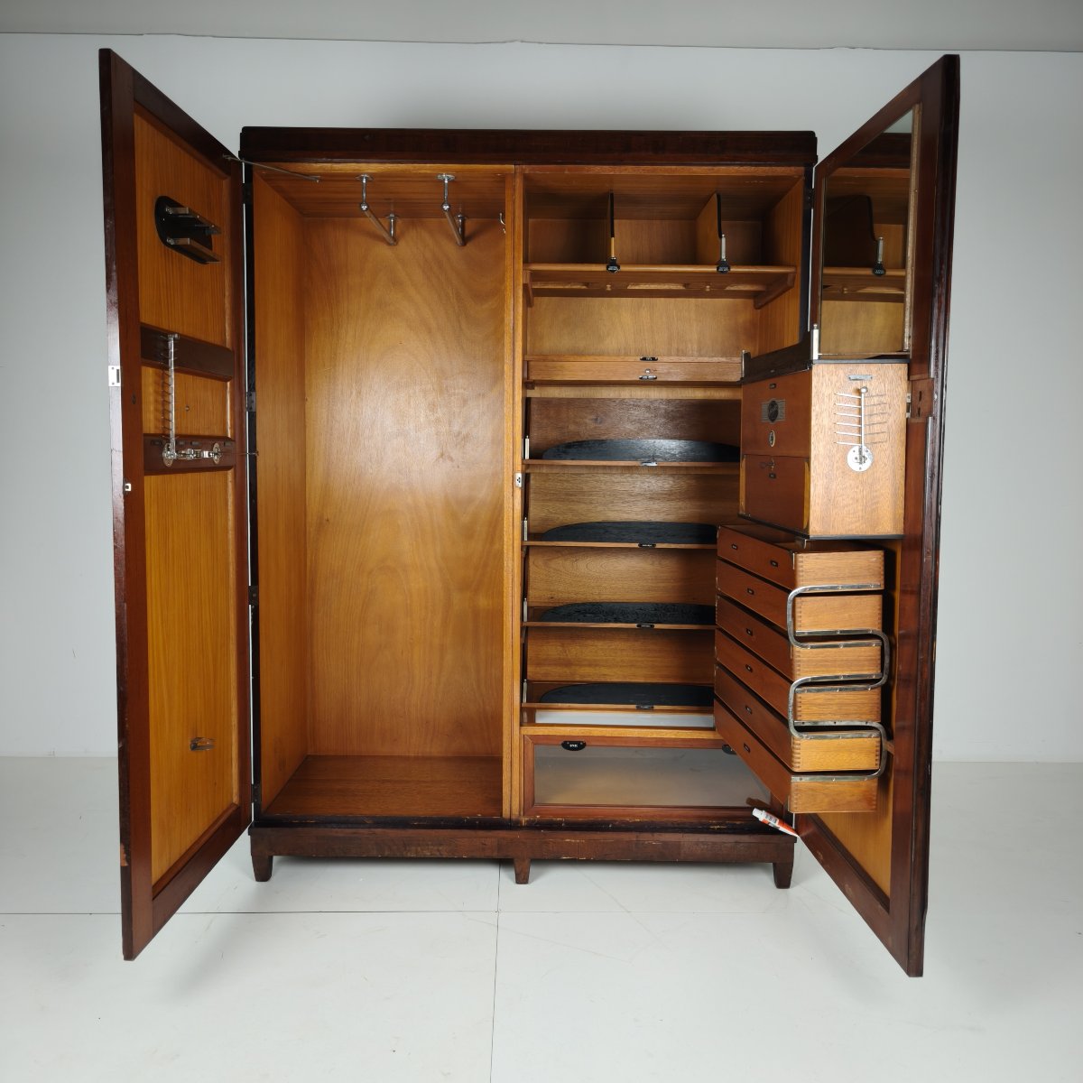 Armoire pour homme Compactom Ltd, modèle JCH, avec tiroirs secrets – Angleterre, vers 1920-photo-6
