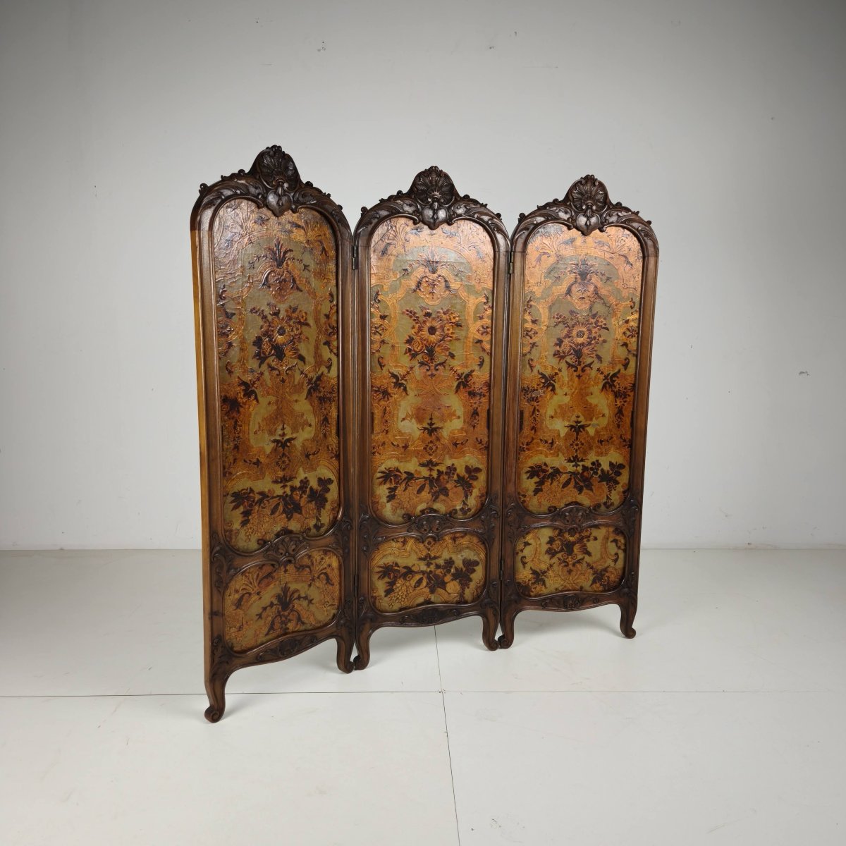 Richly Carved Gilded Leather Screen, Circa 1860-photo-4