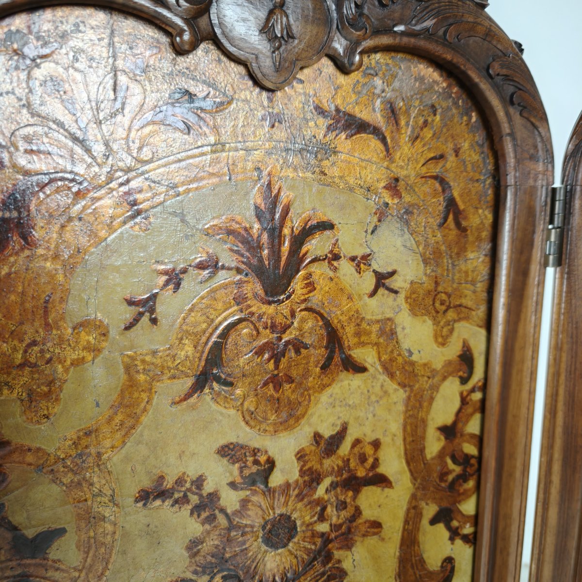 Richly Carved Gilded Leather Screen, Circa 1860-photo-5