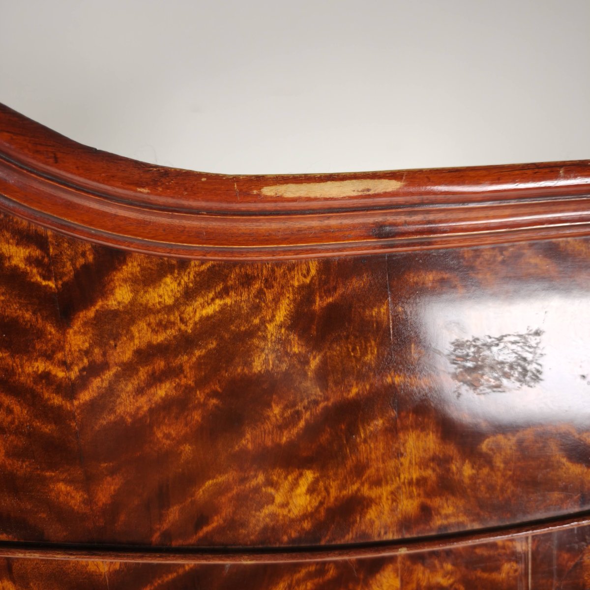 Armoire à linge / Garde-robe en pin du XIXe siècle avec placage flammé-photo-2
