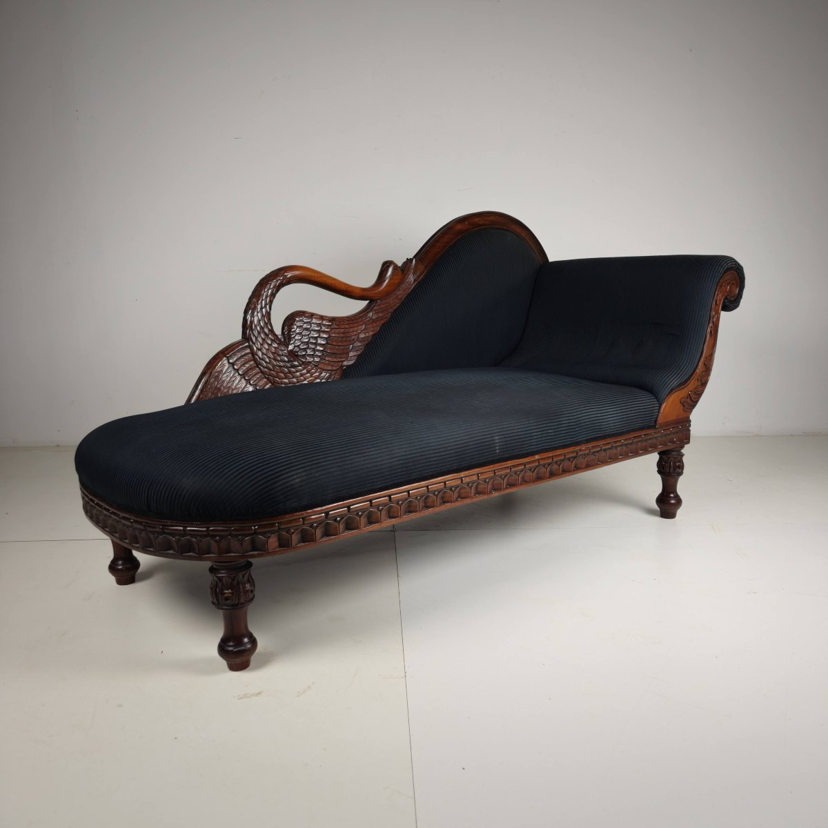 Carved Swan-shaped Lounge Chair, 20th Century-photo-2