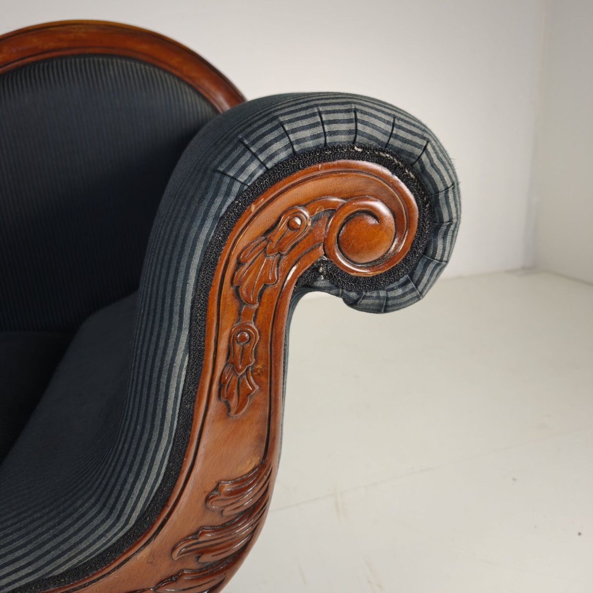 Carved Swan-shaped Lounge Chair, 20th Century-photo-1